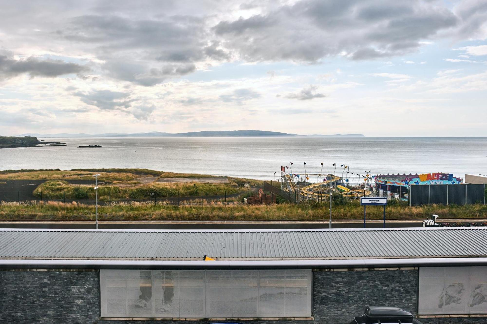 6 Golf Terrace - Portrush By The Sea公寓 外观 照片